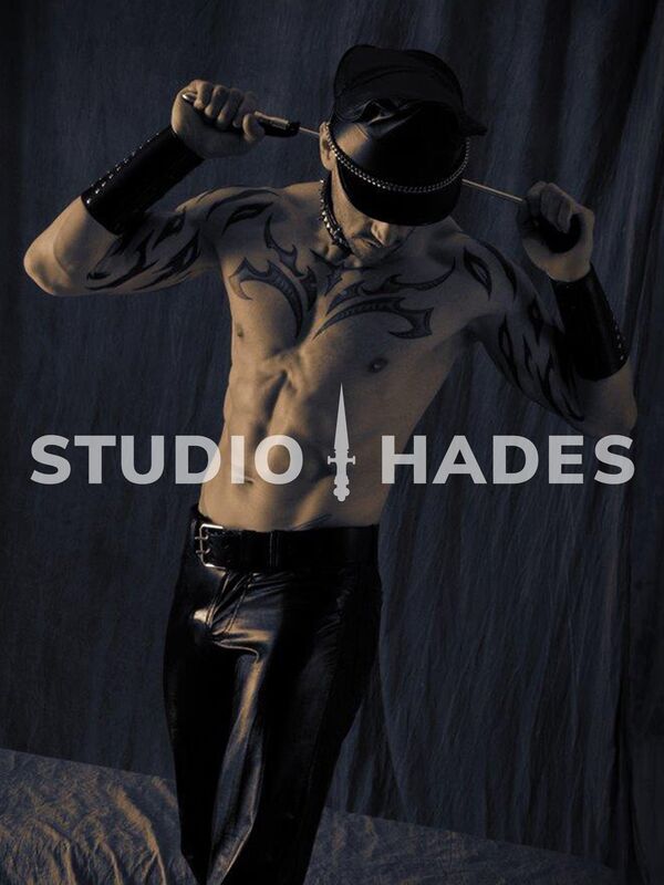 Domina Bizarrlady BDSM Fetisch Herrin Sklavenerziehung Mistress Latex Godess Hades SM-Studio-Hades