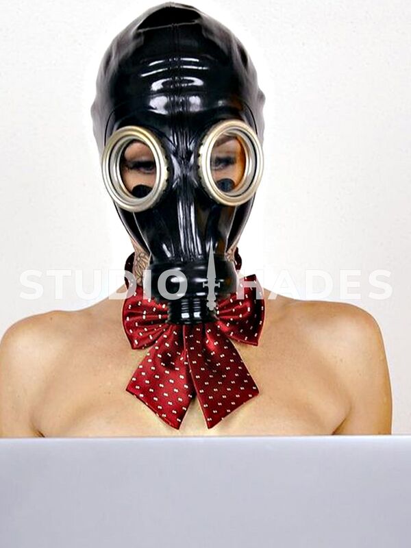 Domina Bizarrlady BDSM Fetisch Herrin Sklavenerziehung Mistress Latex Godess Hades SM-Studio-Hades